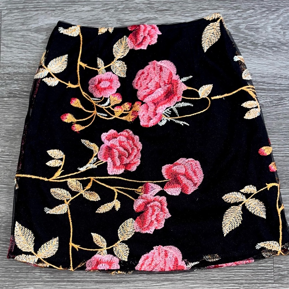 NWOT Floral Skirt